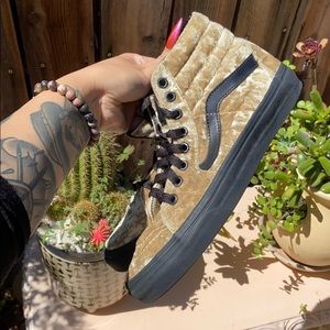 Limited Edition Metallic Sk8-Hi Vans✨🛹